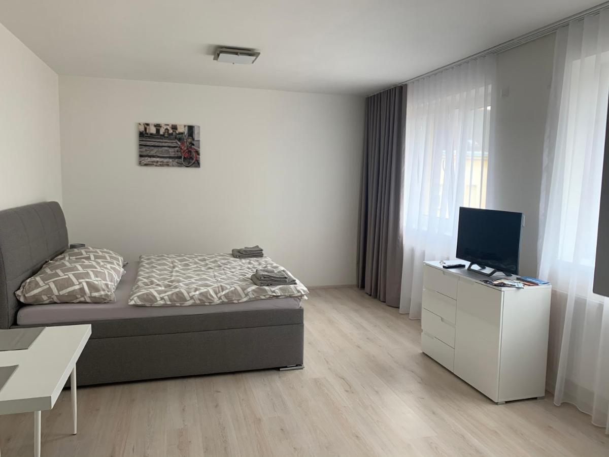 Modern Apartment In The City Center プルゼニ エクステリア 写真