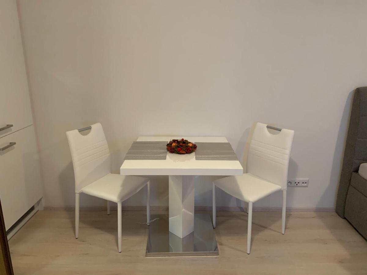 Modern Apartment In The City Center プルゼニ エクステリア 写真